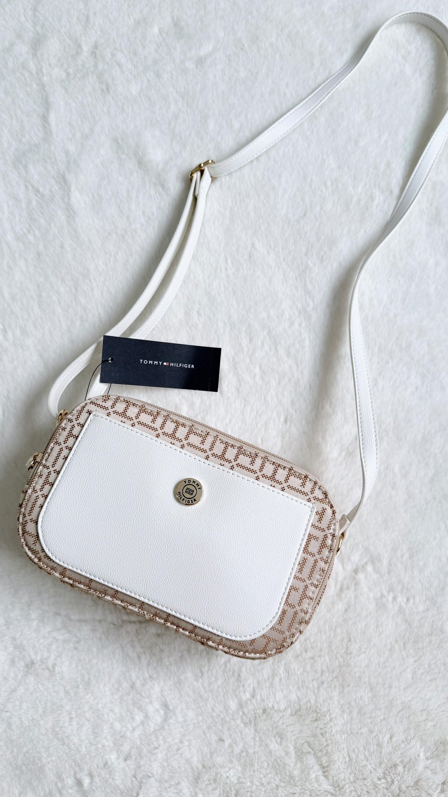 Camera Bag Canva