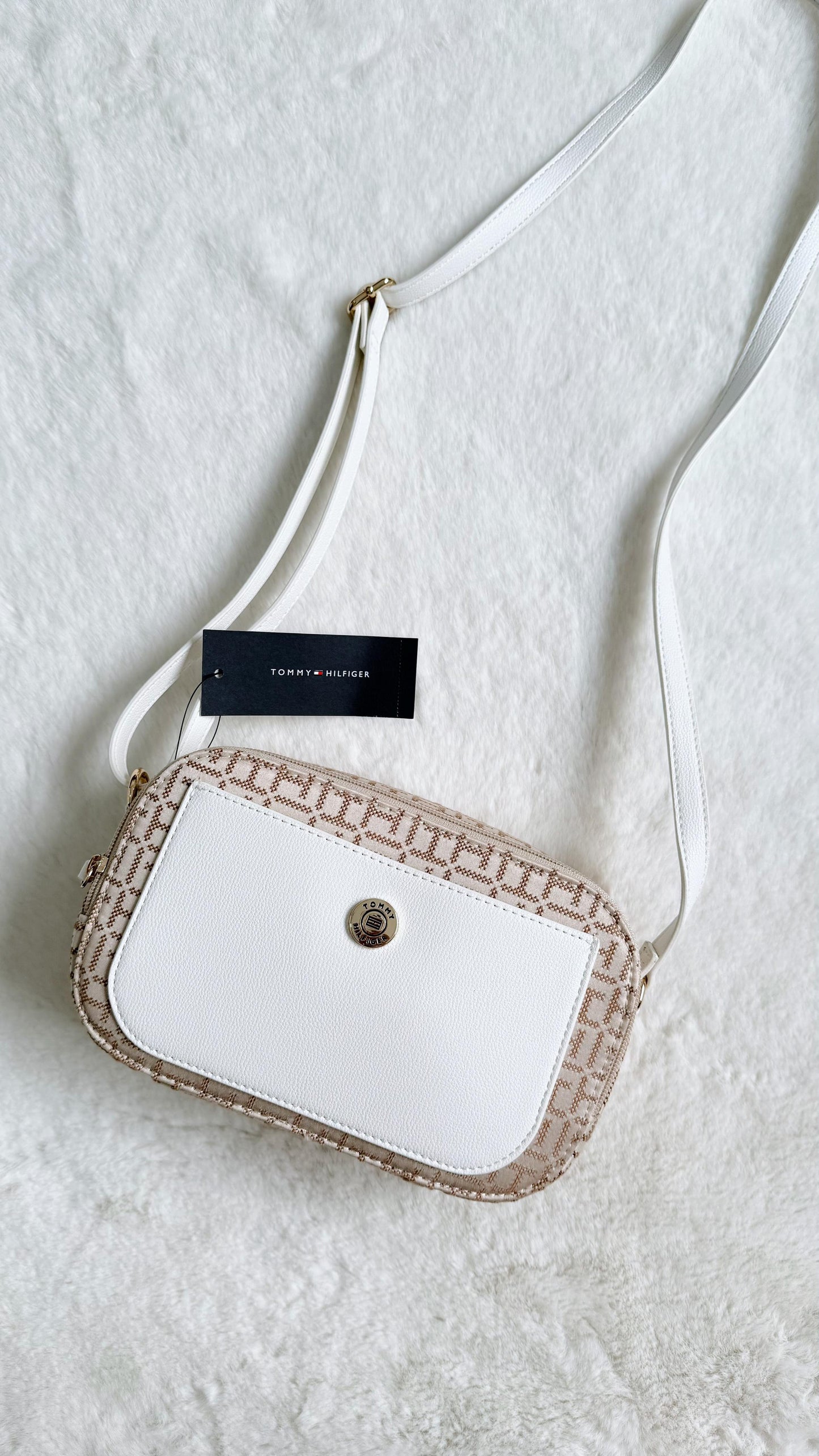 Camera Bag Canva