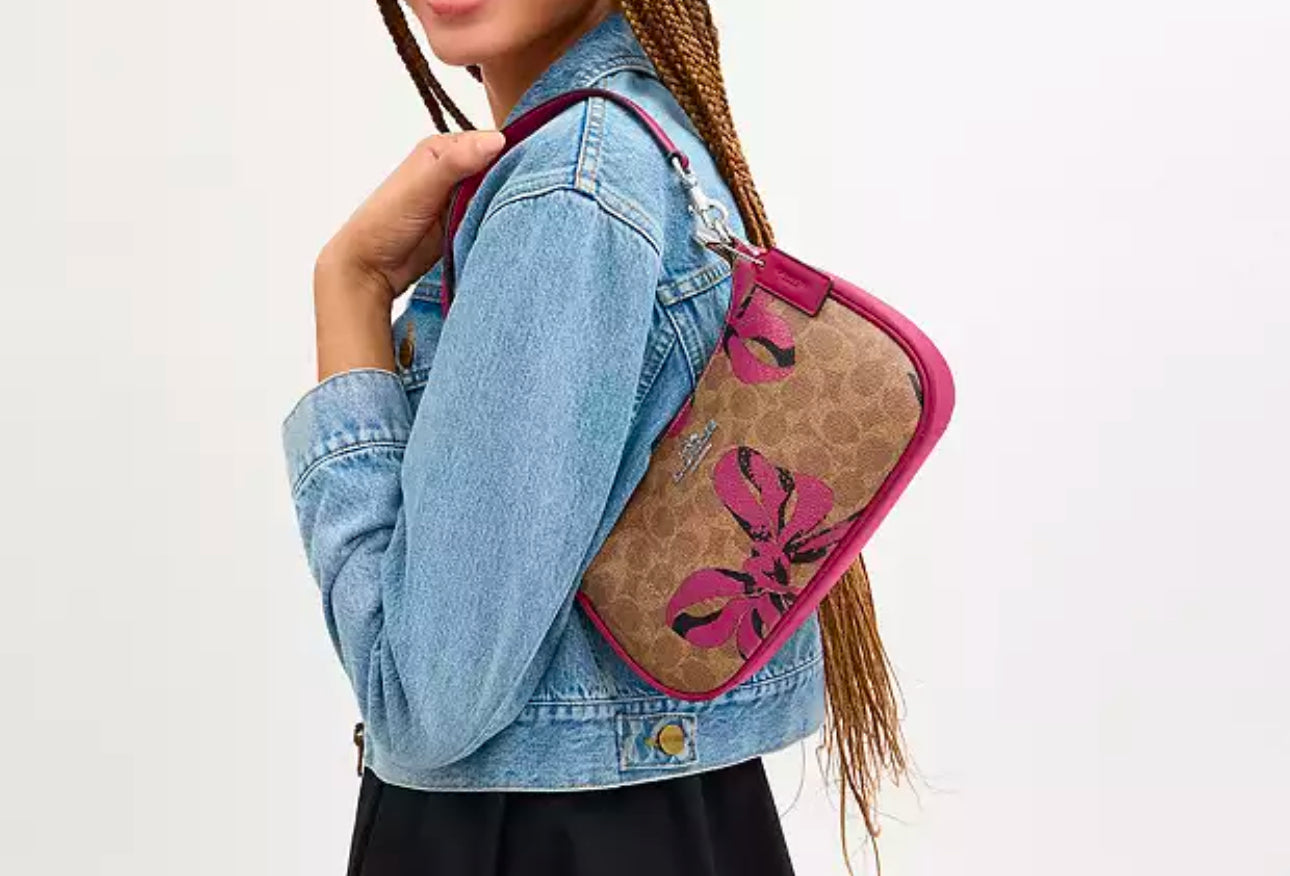 Teri Shoulder Bag In Signature