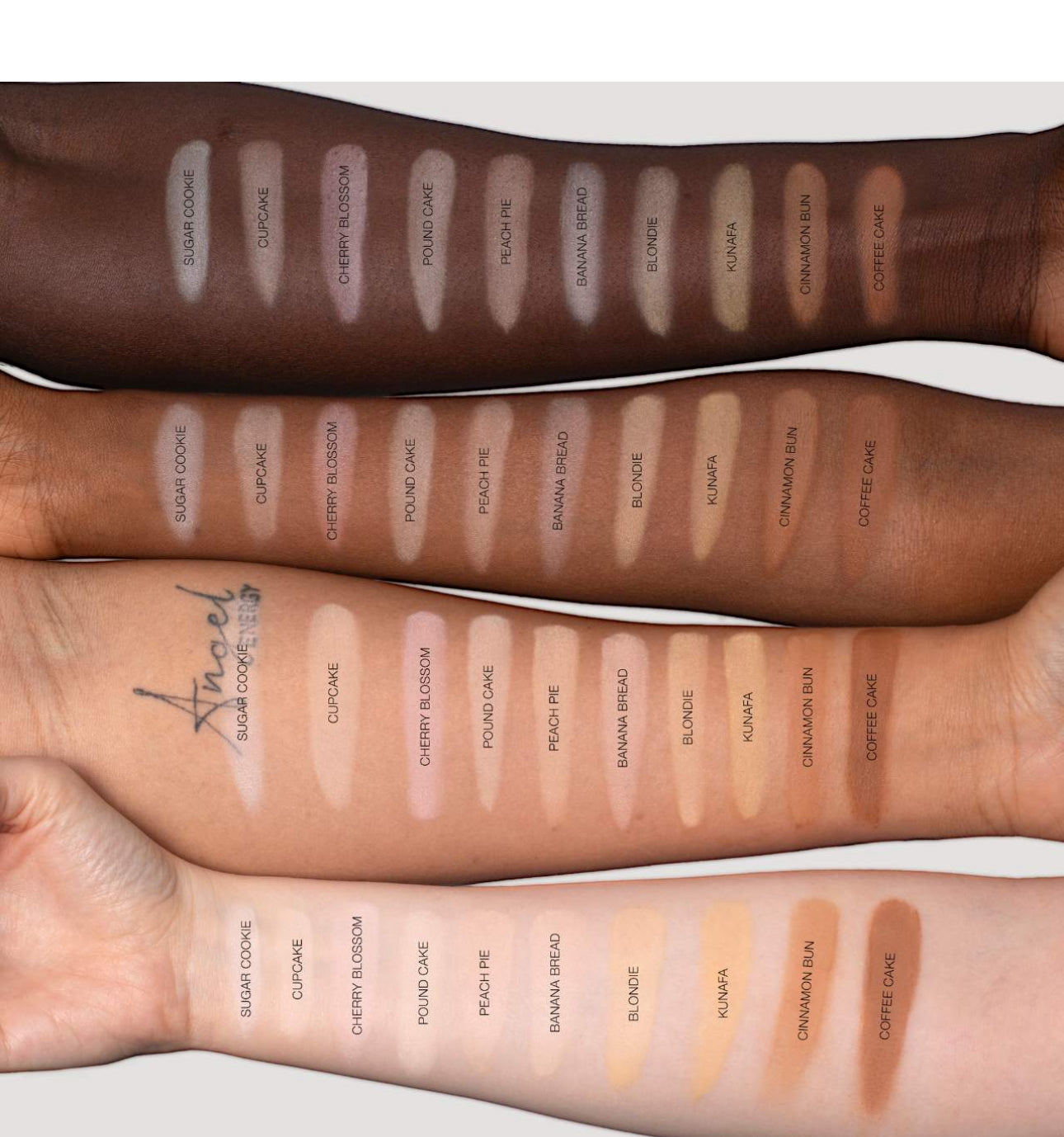 HUDA BEAUTY Easy Bake Blurring Loose Baking & Setting Powder