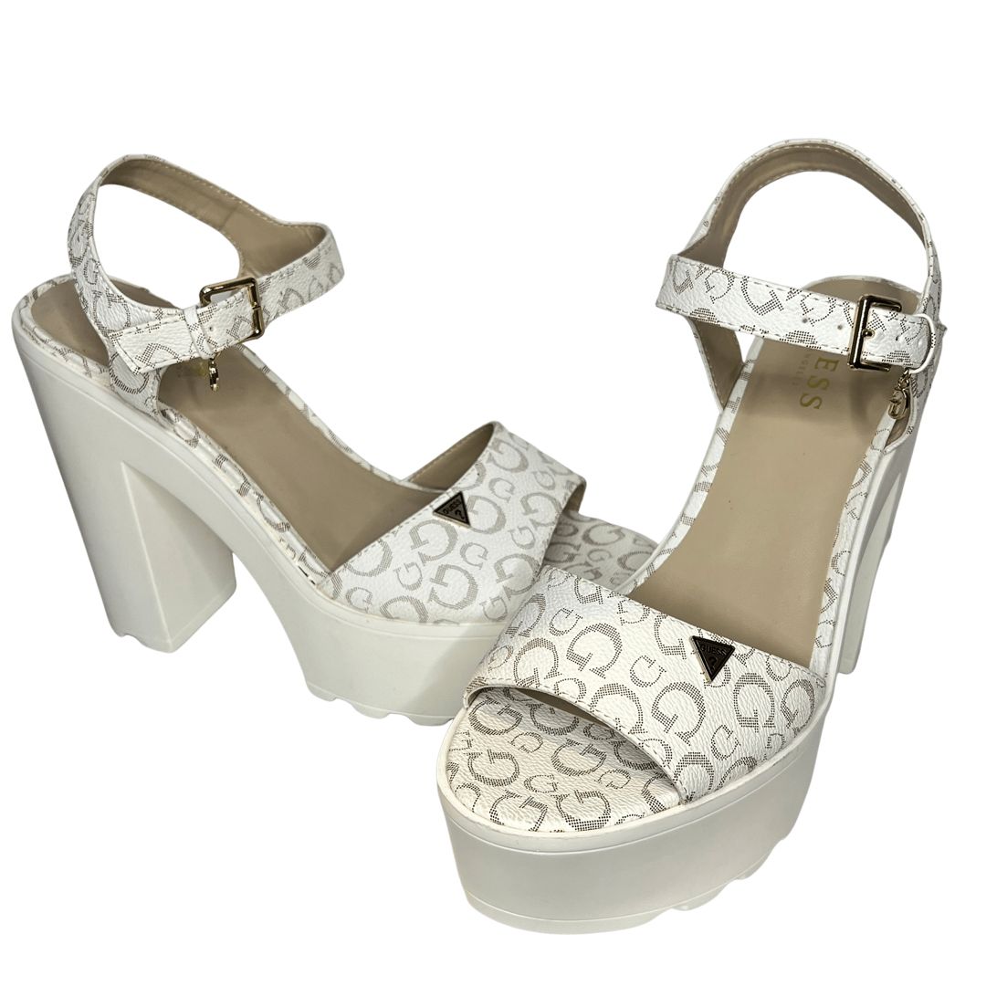 Tacones Logo Guess