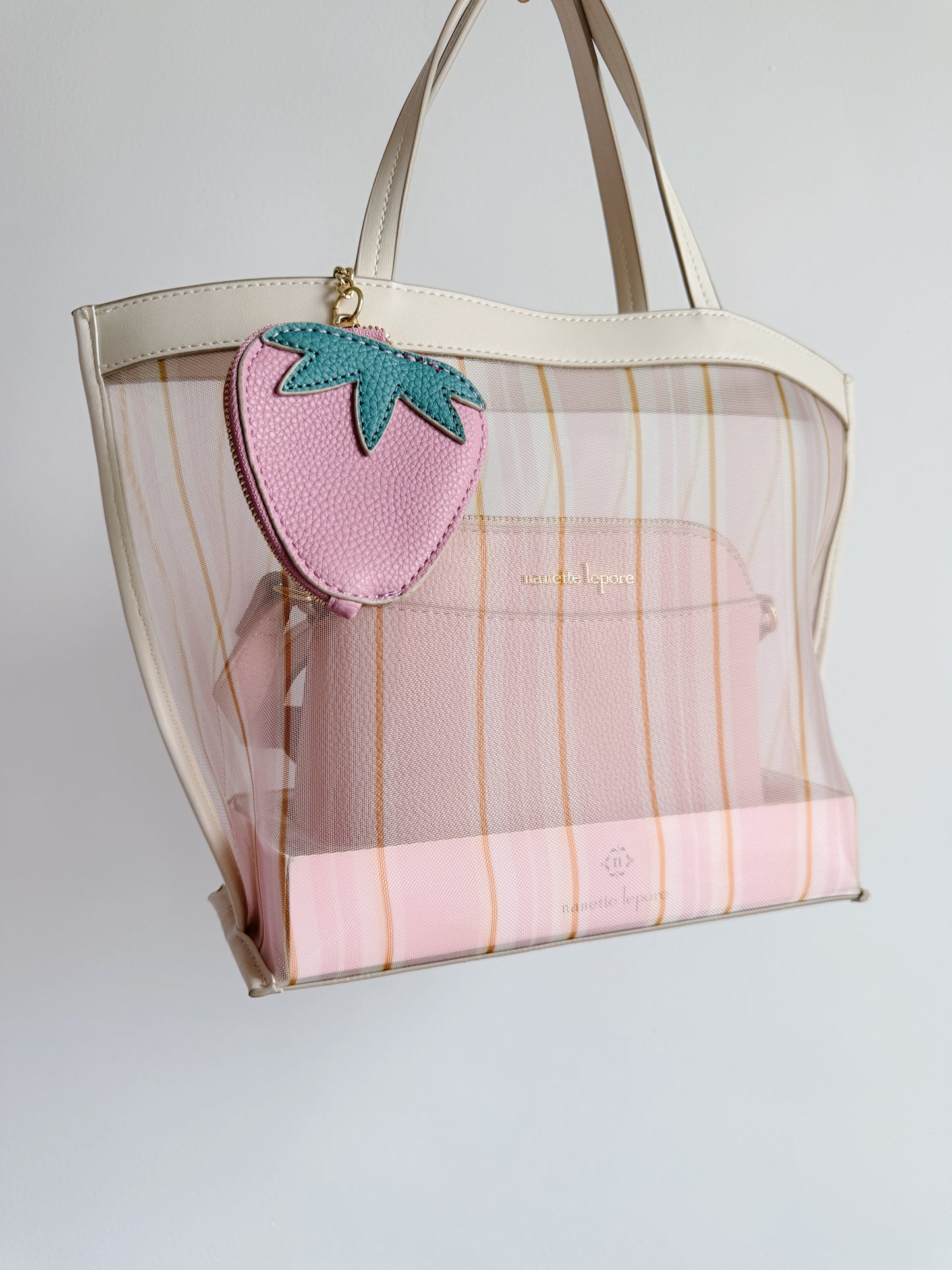 Tote + Crossbody + Llavero 🍓