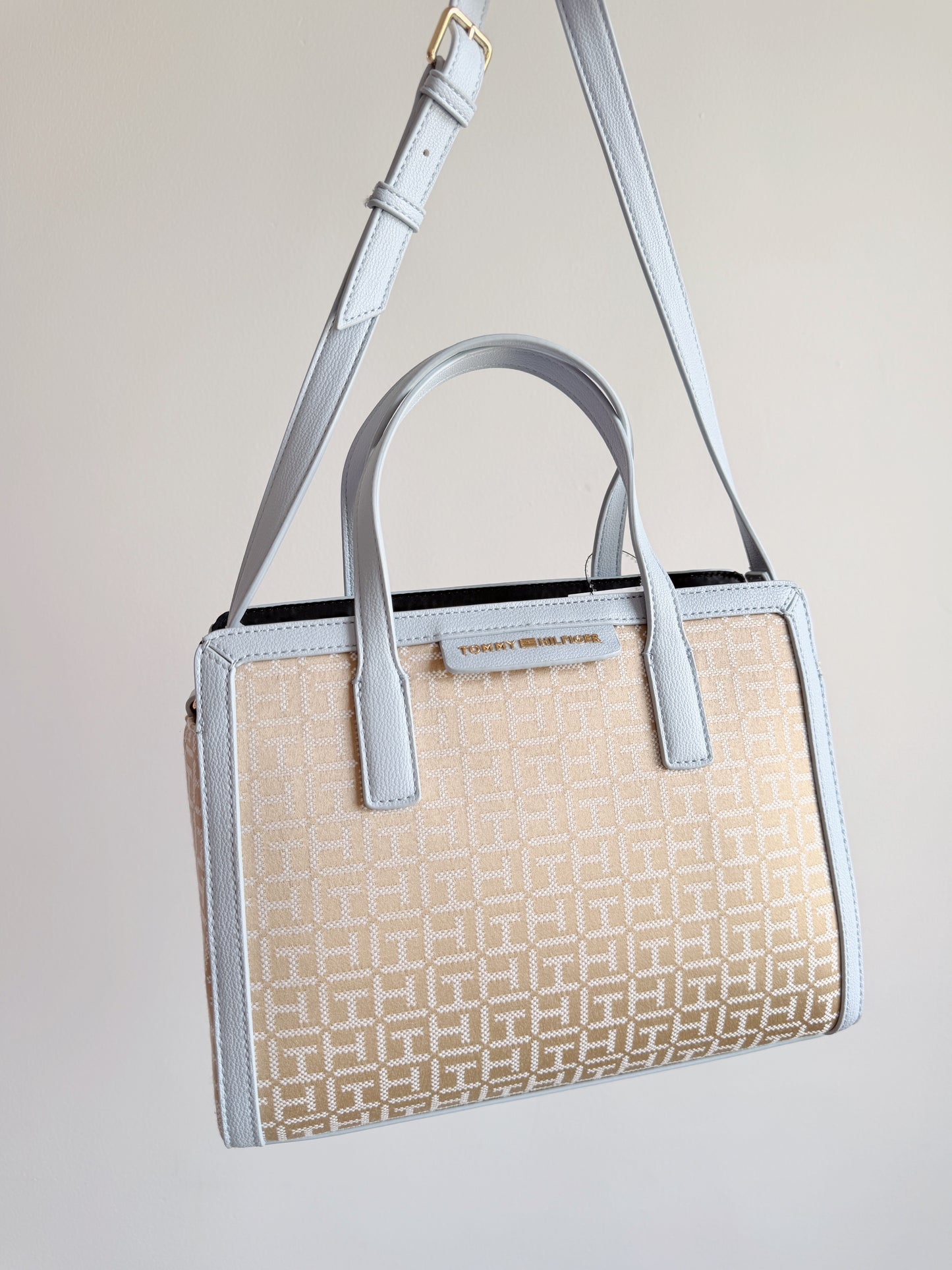 medium tote canva