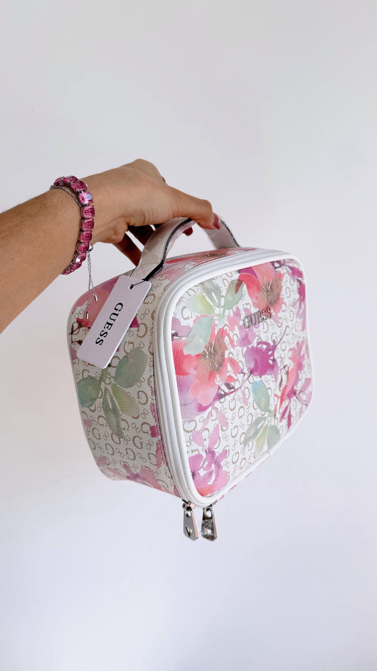 Travel Case Guess