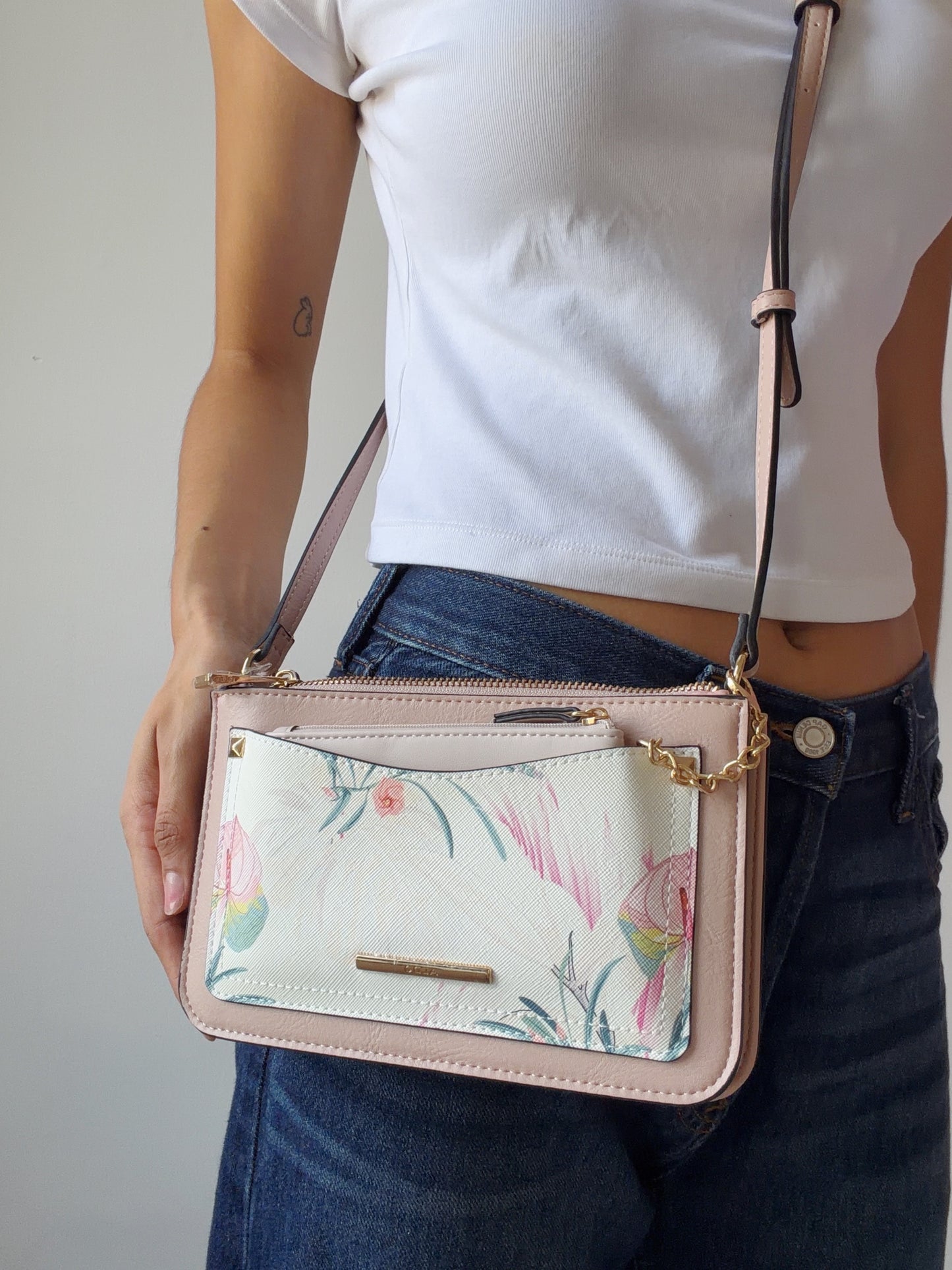 flap crossbody + wrislet