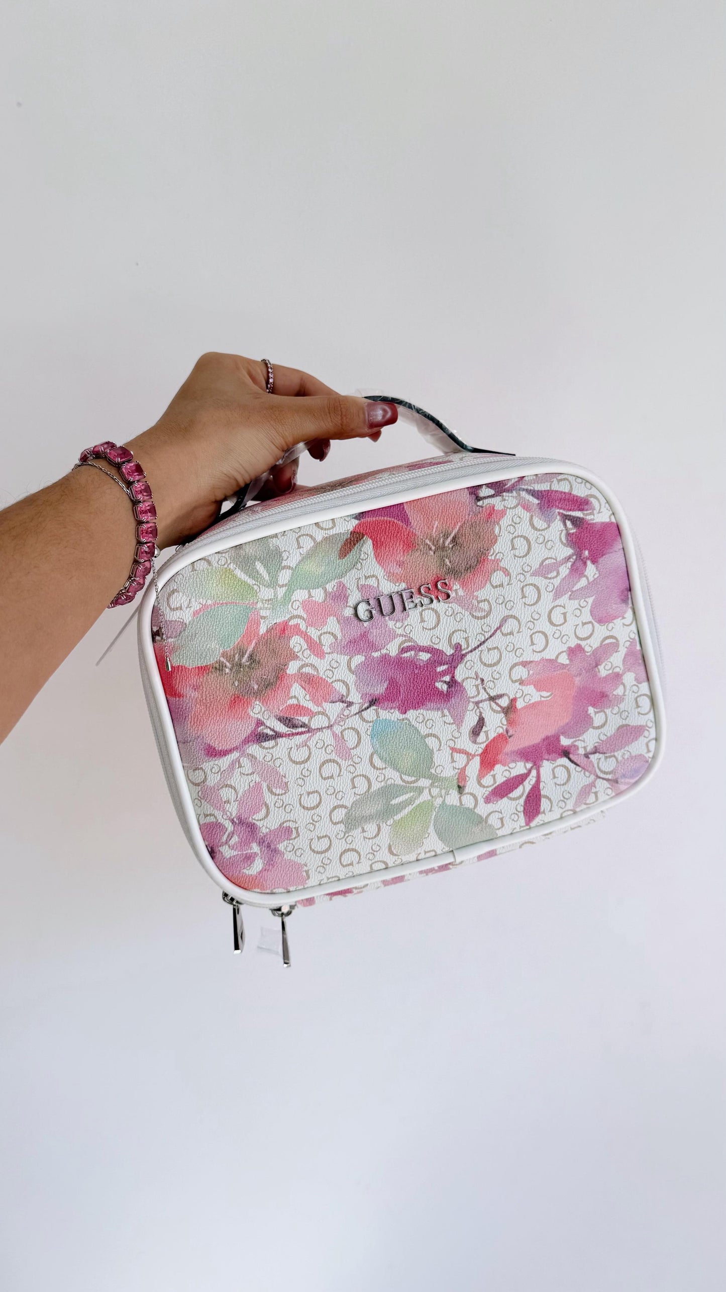 Travel Case Guess