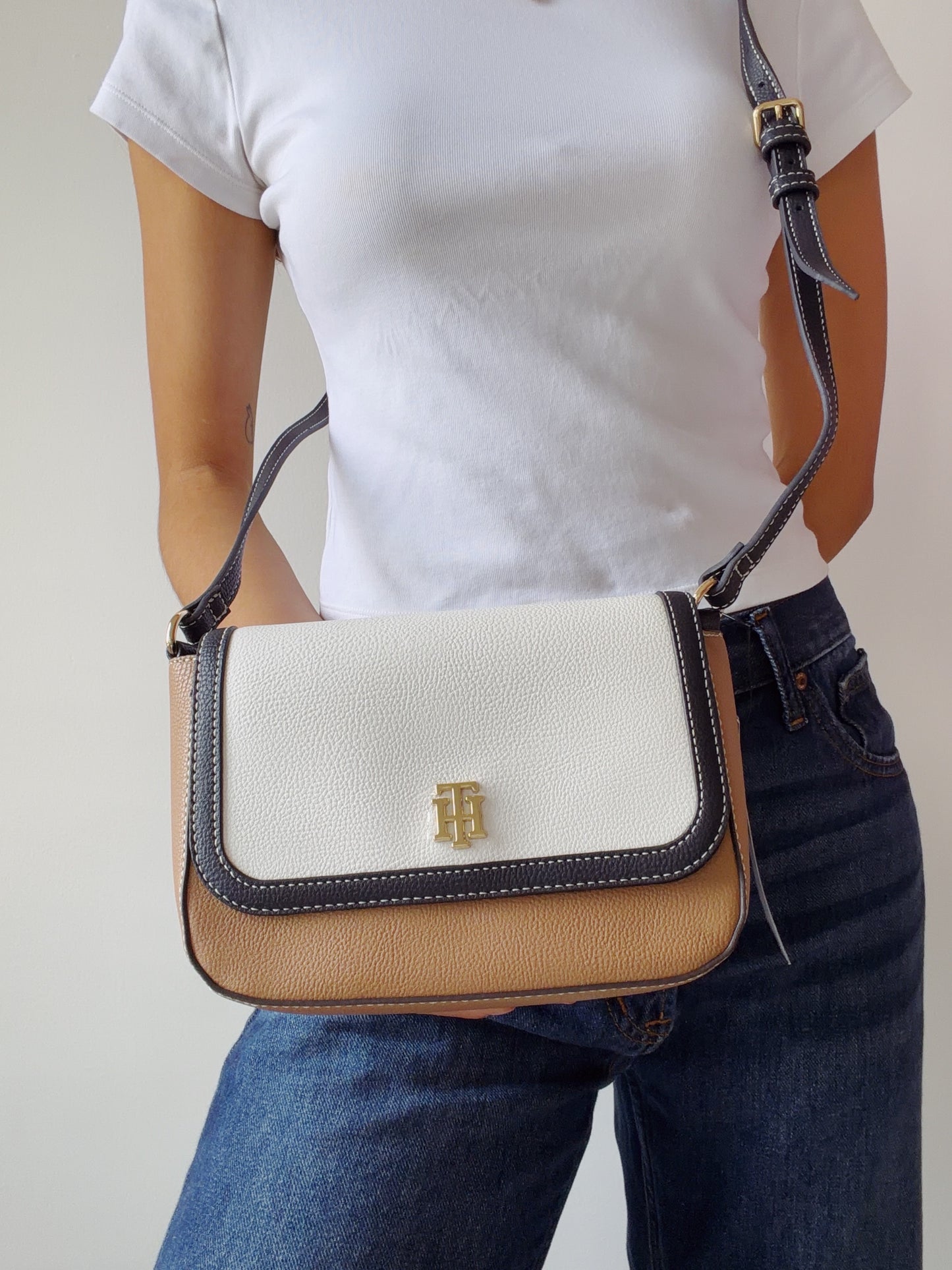 crossbody creame nova