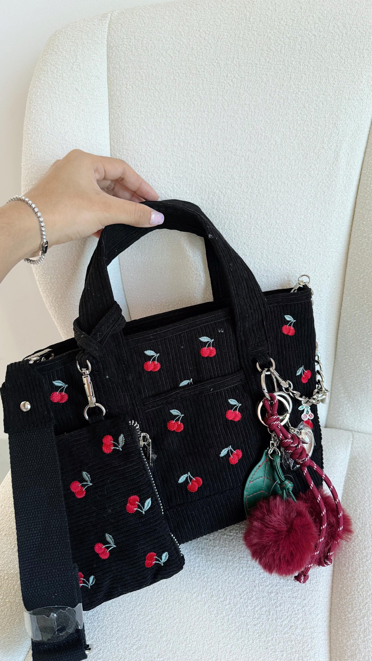 Médium Tote + Charms
