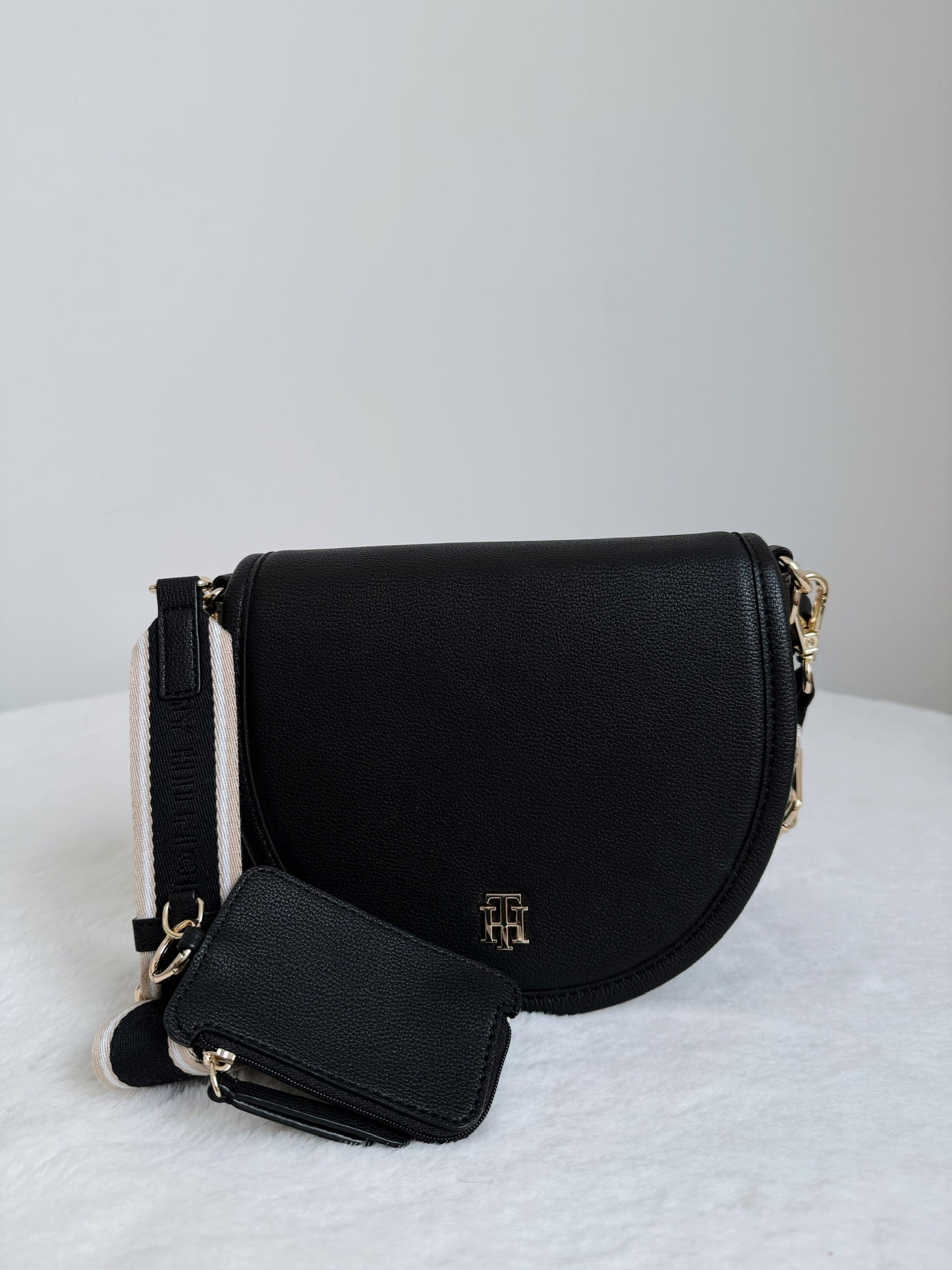 Cookie Crossbody + Pouch