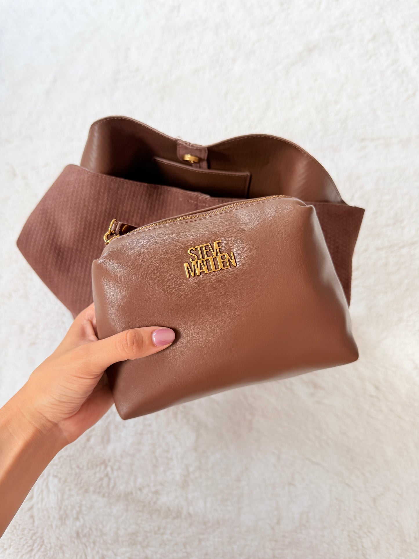 shoulder tote + pouch