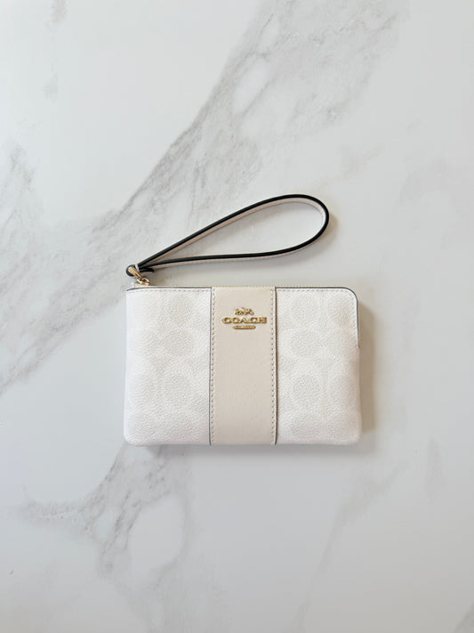 Corner Zip Wristlet