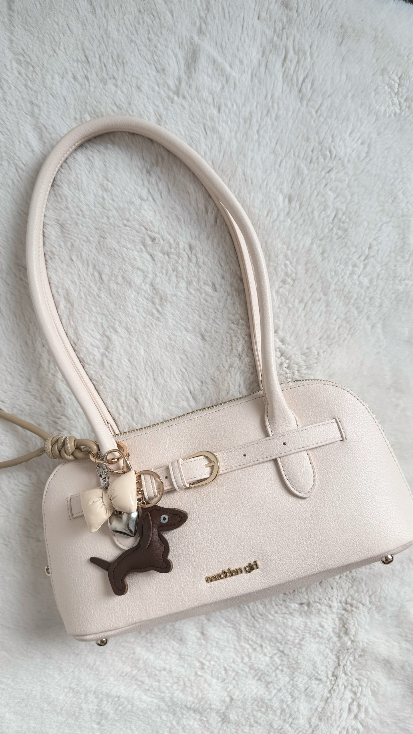 ashton shoulder bag + charms