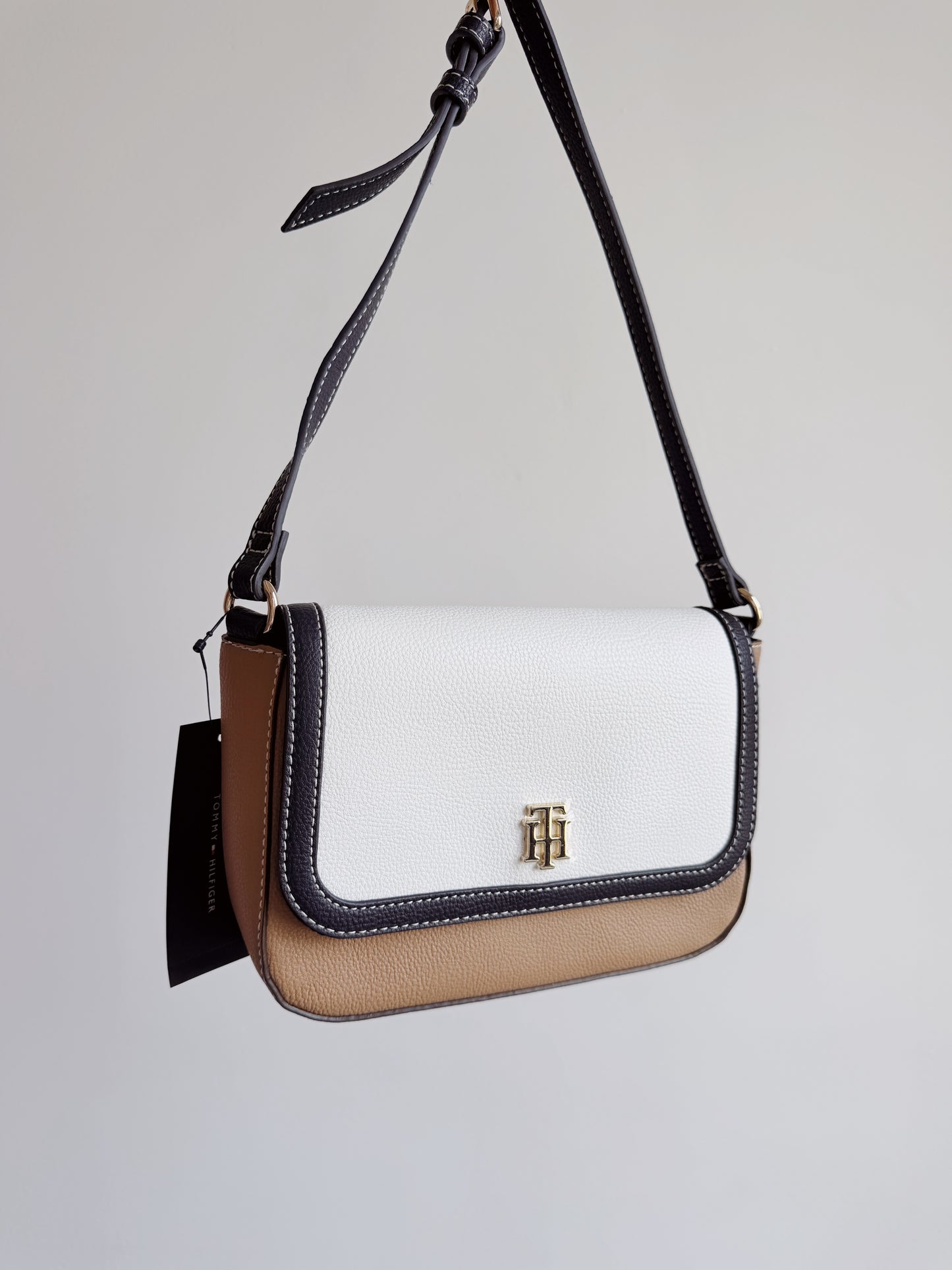crossbody creame nova