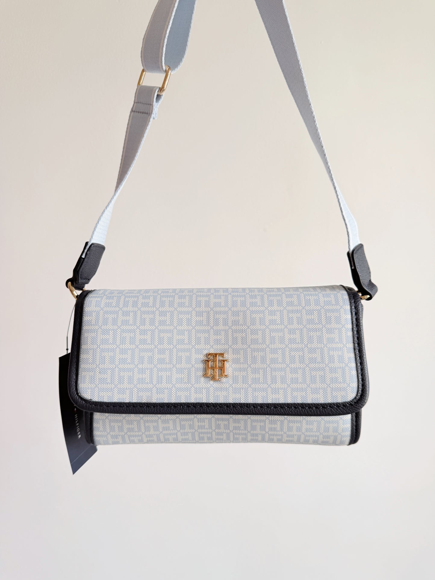 flap bag everyday canva