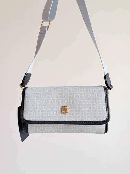flap bag everyday canva