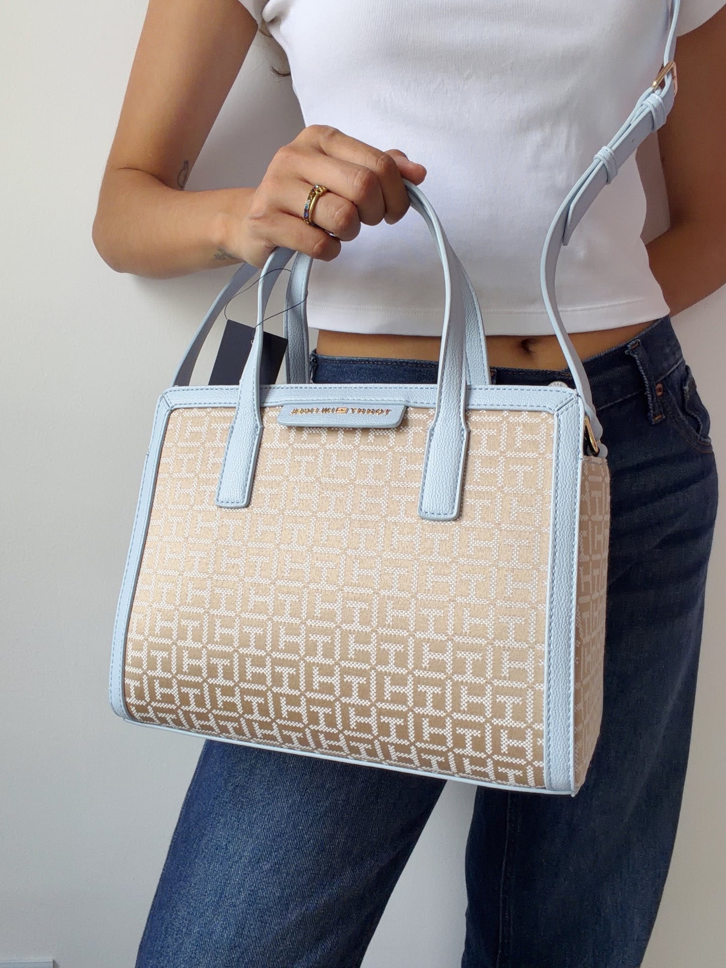 medium tote canva