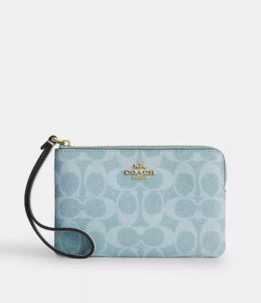 Corner Zip Wristlet