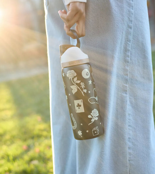 Owala UO Exclusive FreeSip 32 oz Water Bottle